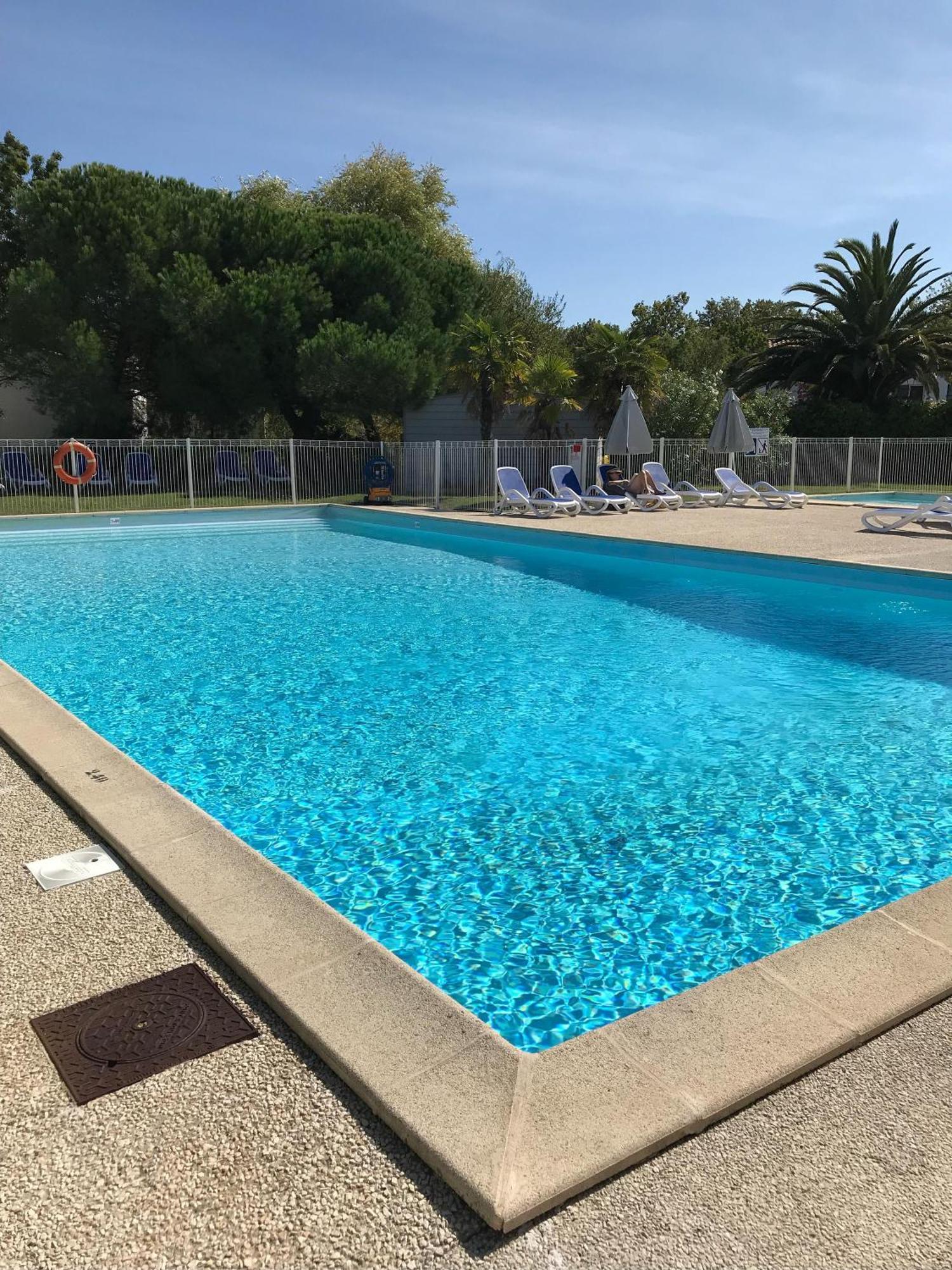 Maison Cosy Avec Piscine Partagee Le Château-dʼOléron Extérieur photo